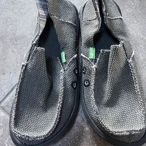 Sanuk youth shoes